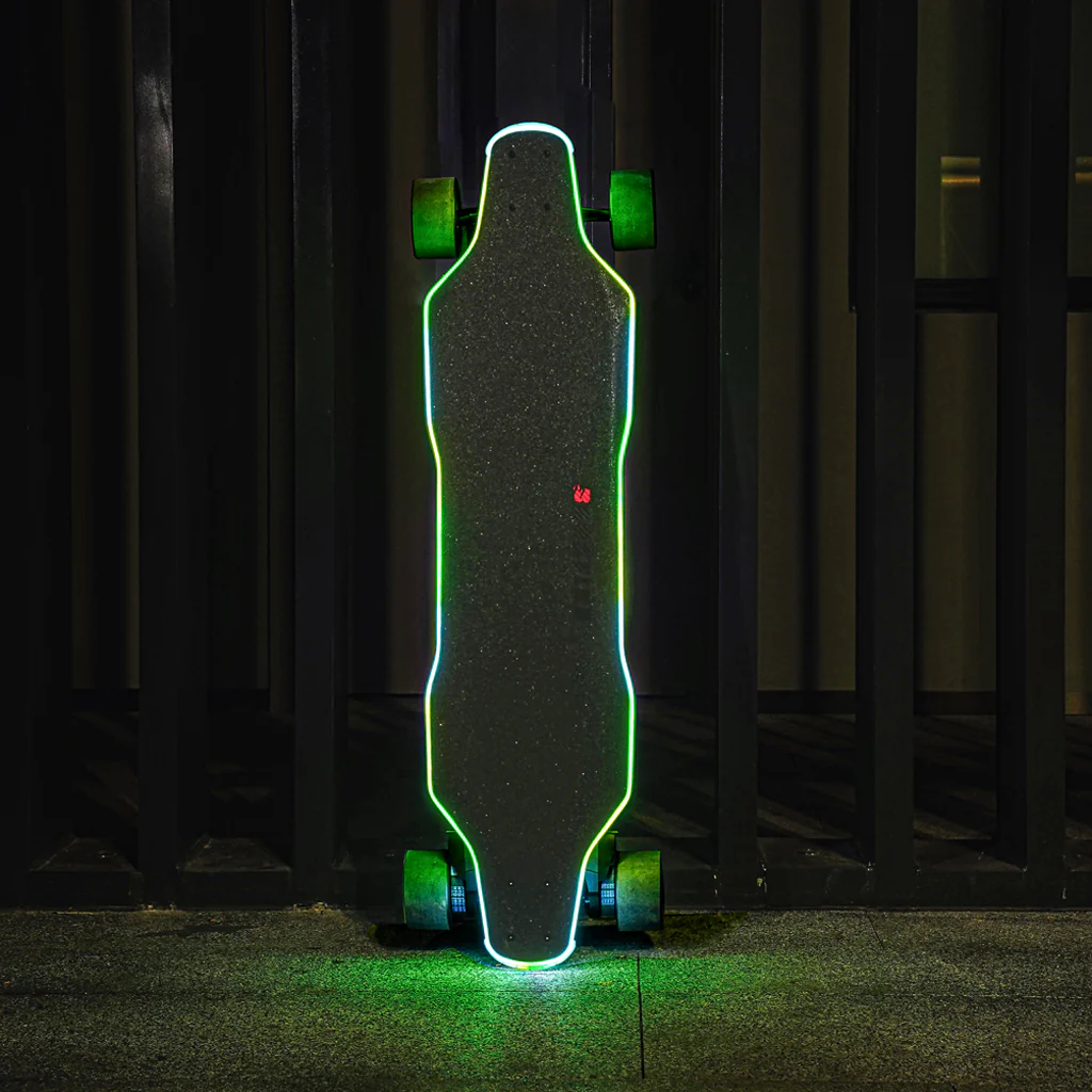 Backfire Zealot S3 Electric Skateboard with Major V3 Remote - Image 2
