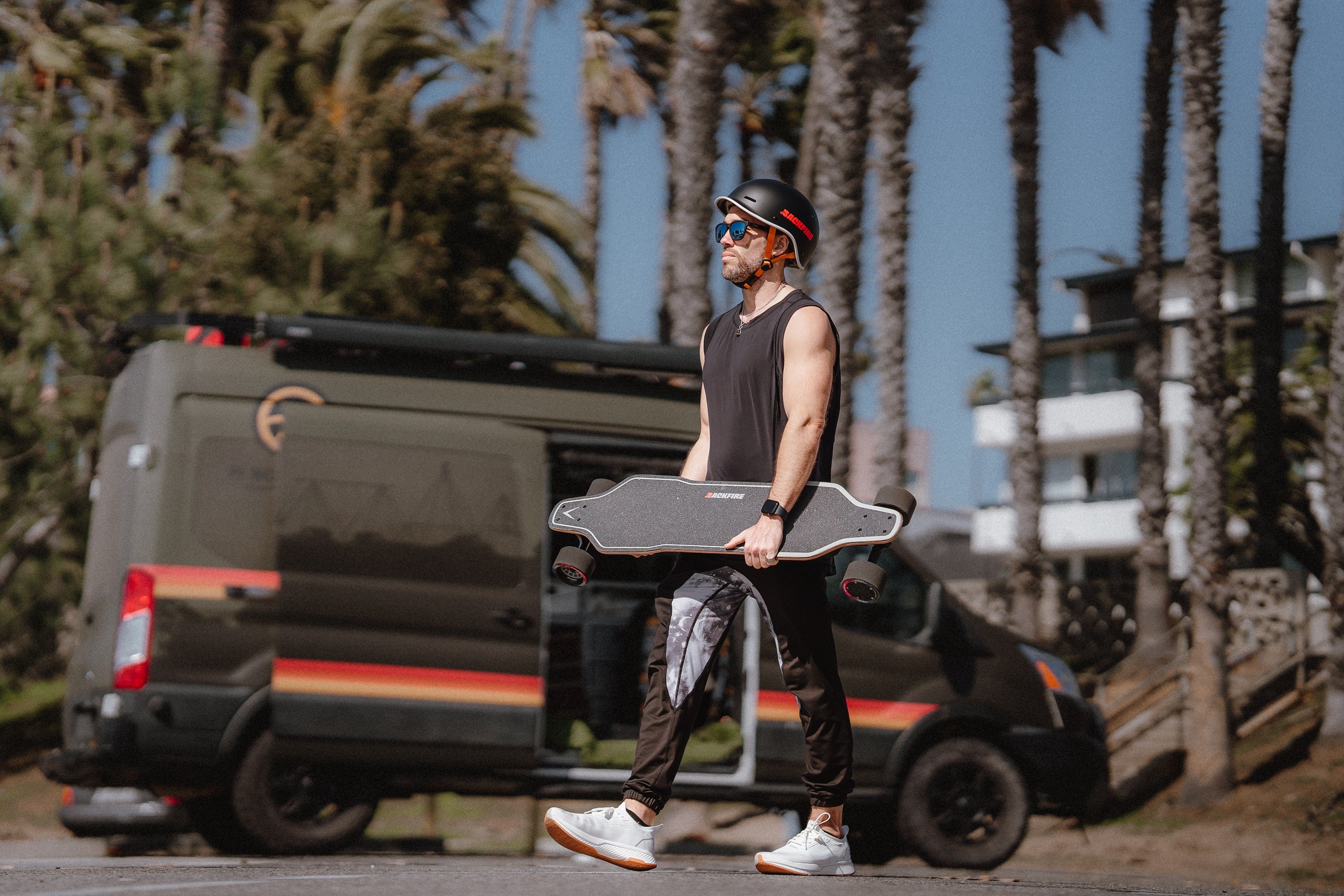 Backfire G2 Black Electric Skateboard with R5s Remote - Image 3